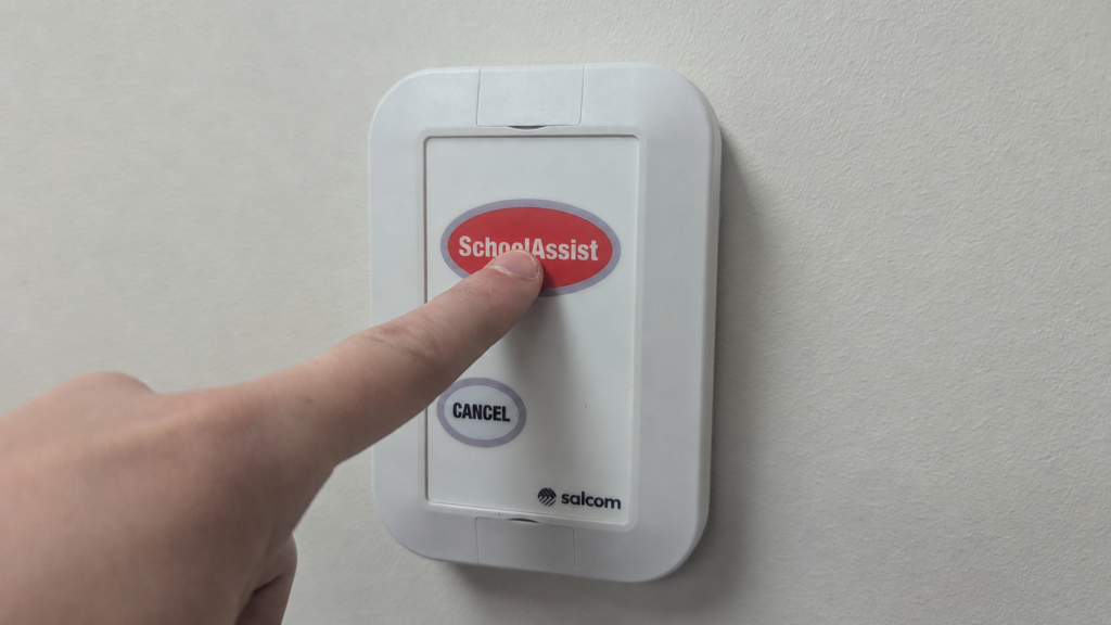 Press the red button to activate a Callpoint